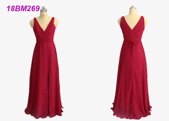 La dama de honor roja hasta el suelo viste/ata con correa los vestidos de la dama de honor del escote corazón